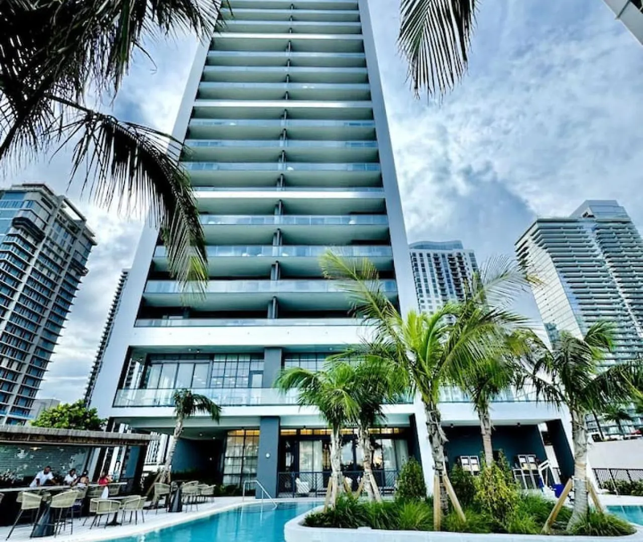 48th Floor Ph Collection 1 Bd Brand New Downtown Apartment