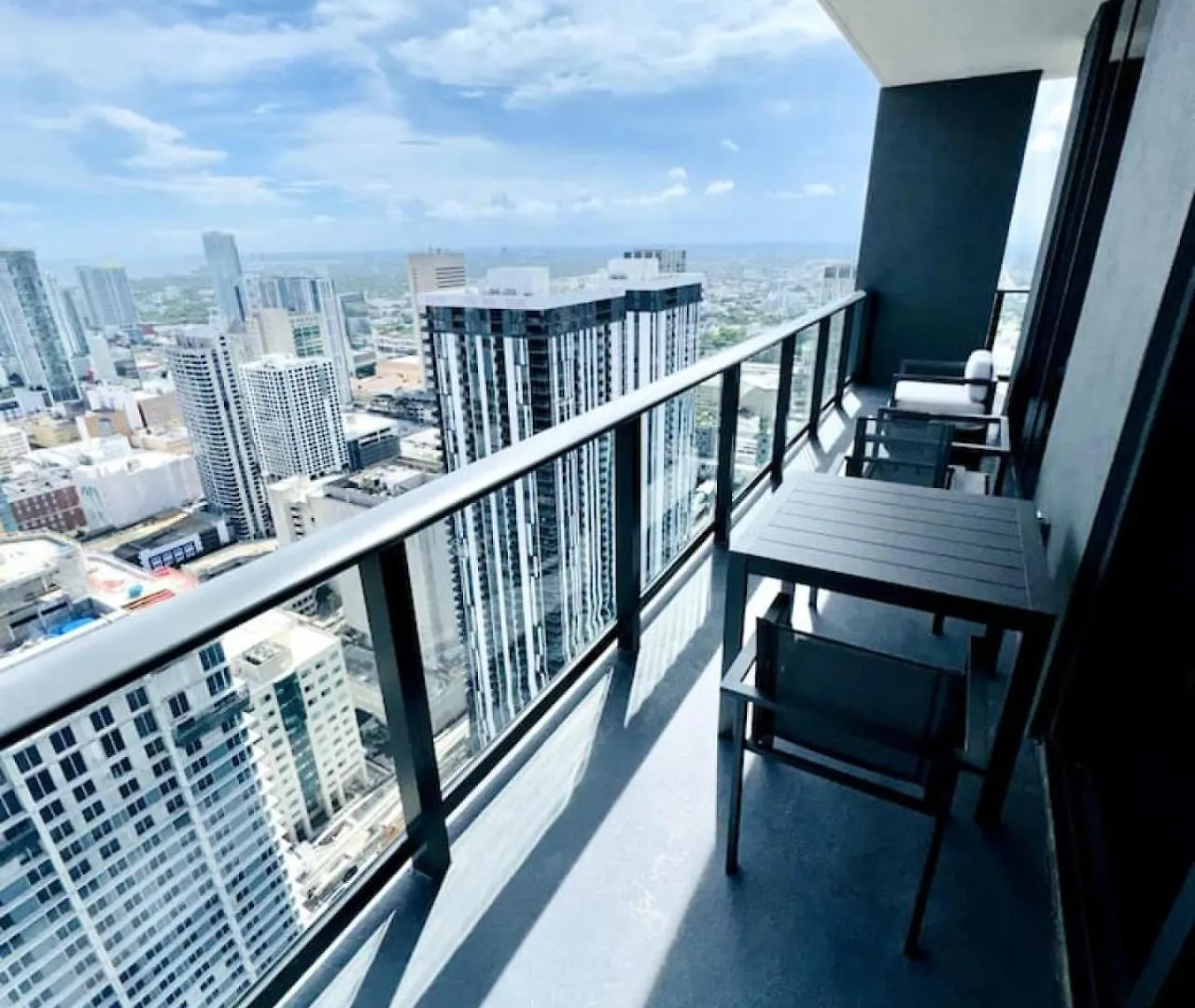 New 2bd 2 Bath Lux Penthouse And Bay View Apartment *