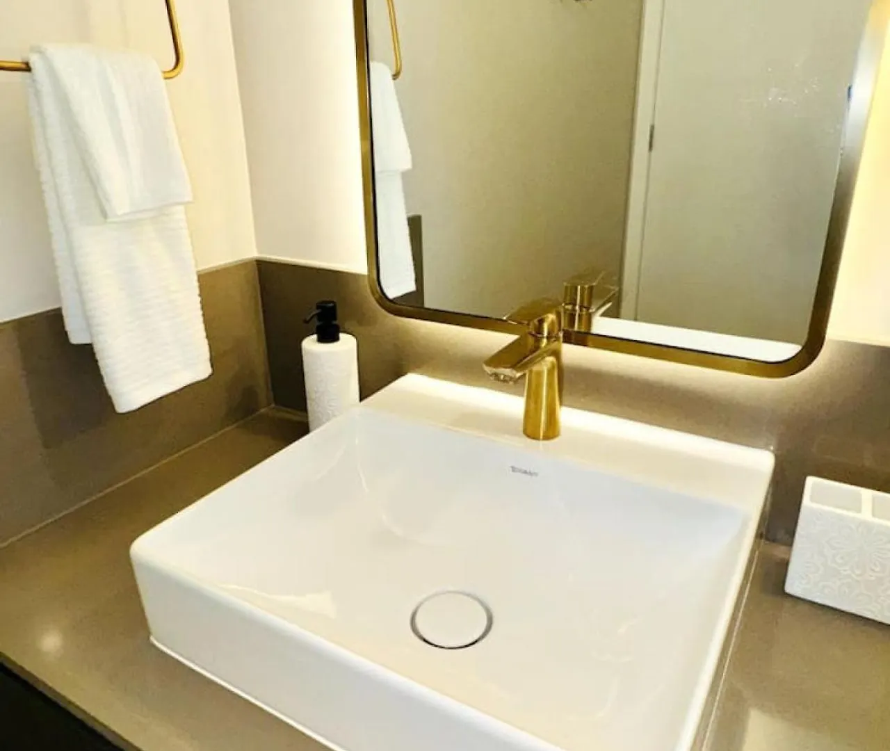New 2bd 2 Bath Lux Penthouse And Bay View Apartment