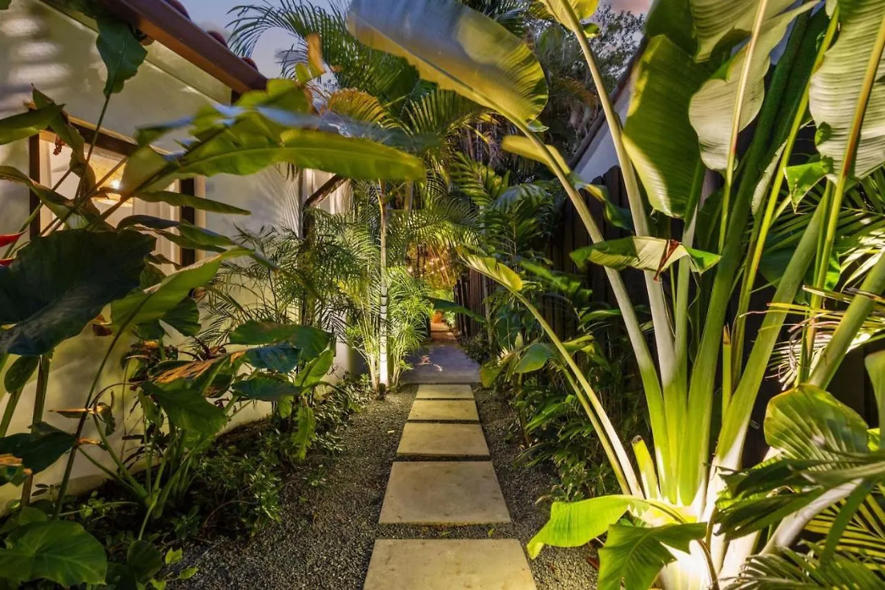 Hidden Garden By Tilahstays Holiday home