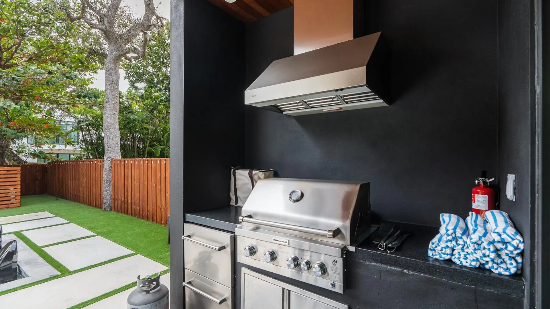 Modern Build Heated Pool Huge Open Concept بيت للعطل *