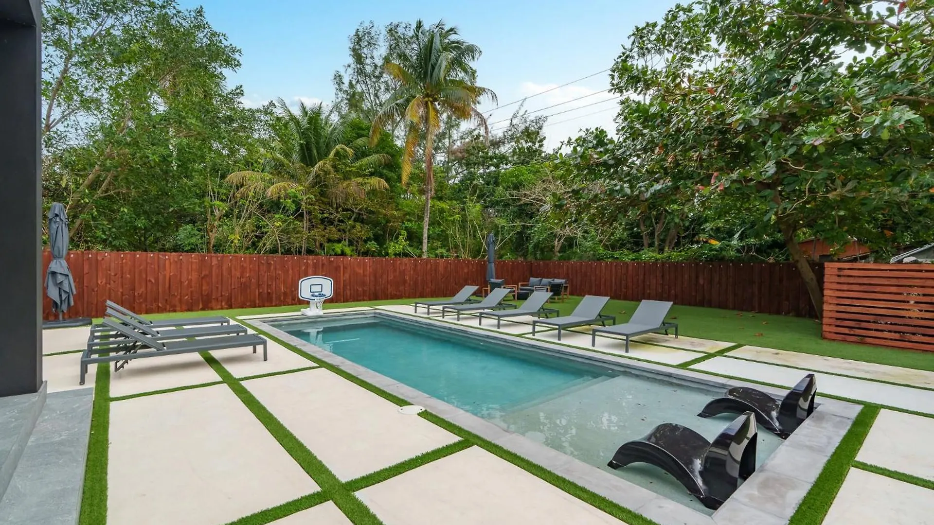 Modern Build Heated Pool Huge Open Concept Miami