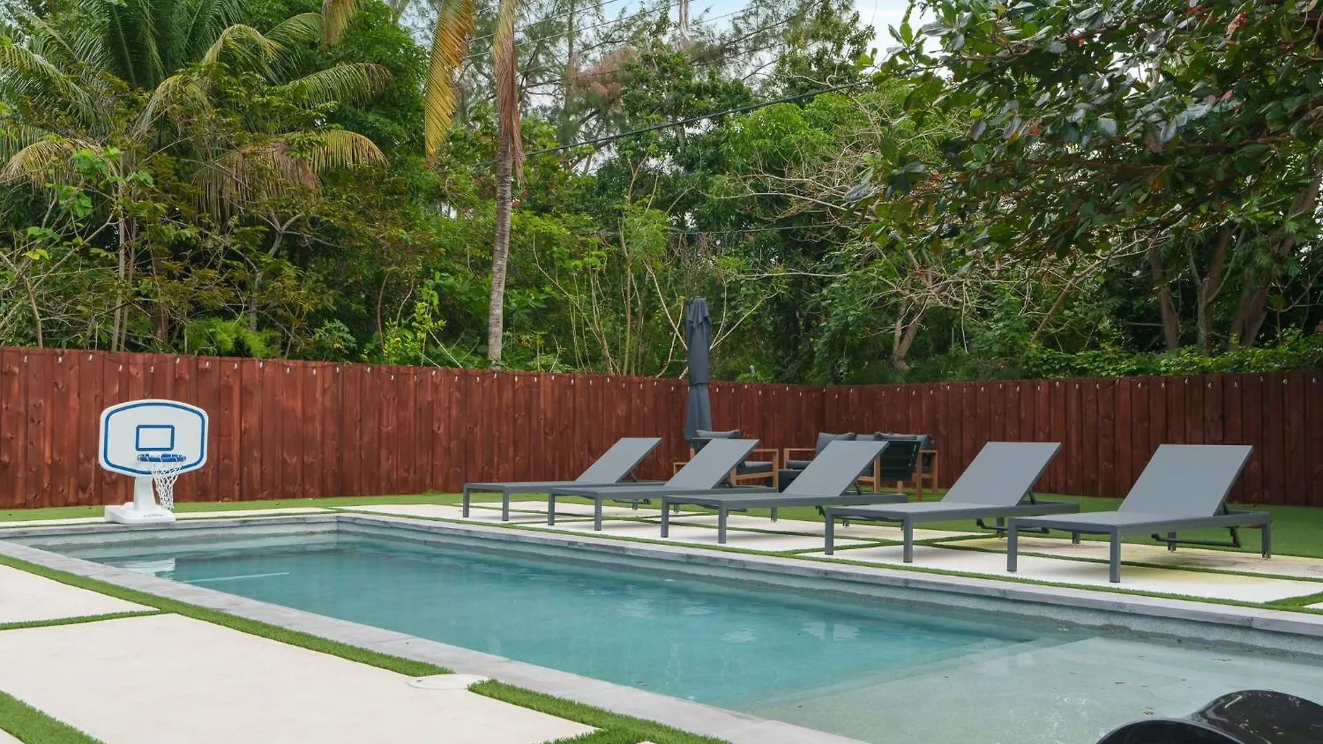 Modern Build Heated Pool Huge Open Concept