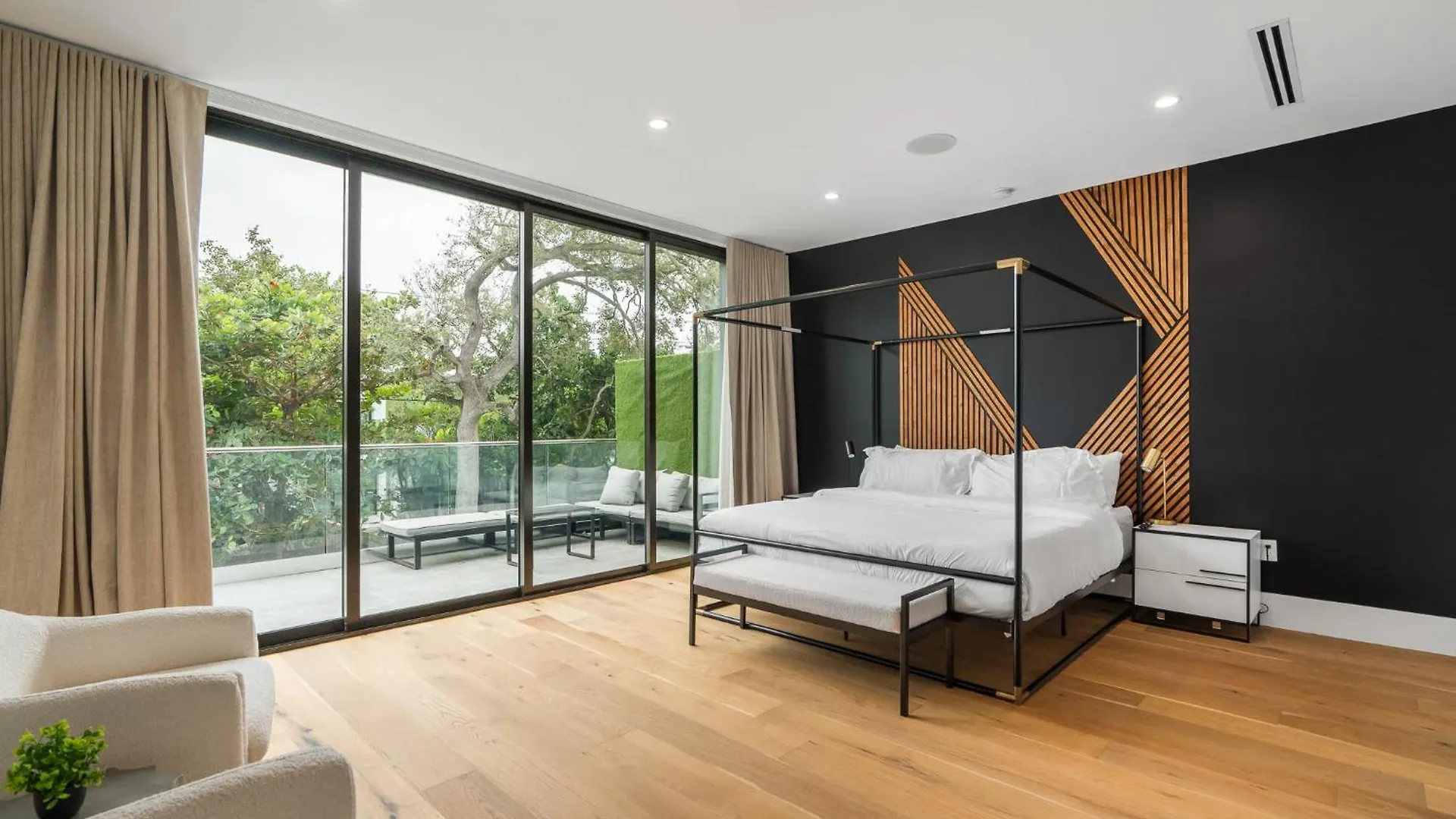 Holiday home Modern Build Heated Pool Huge Open Concept Miami