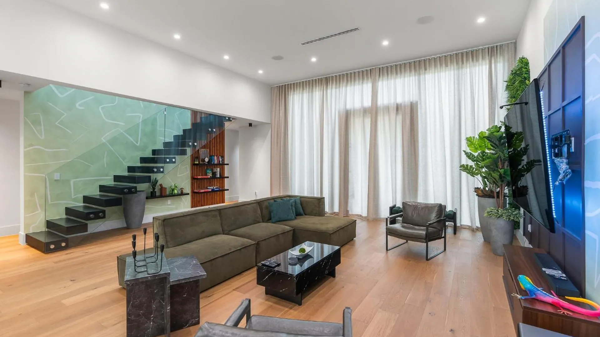 Modern Build Heated Pool Huge Open Concept بيت للعطل *