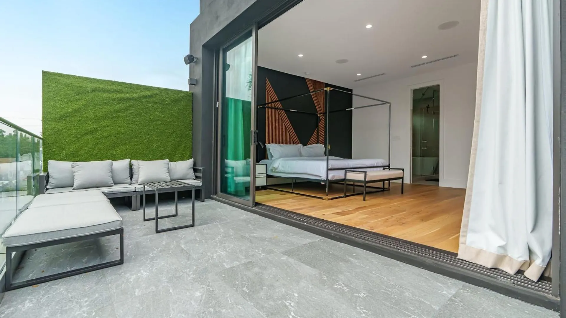 Modern Build Heated Pool Huge Open Concept *