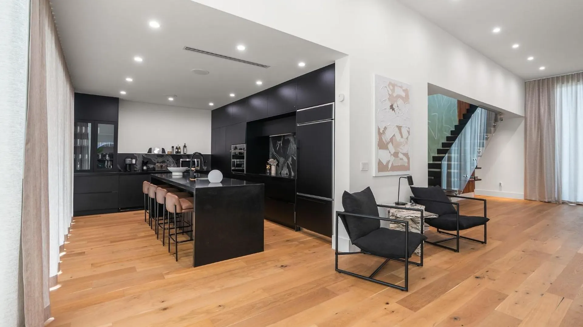Modern Build Heated Pool Huge Open Concept Holiday home Miami