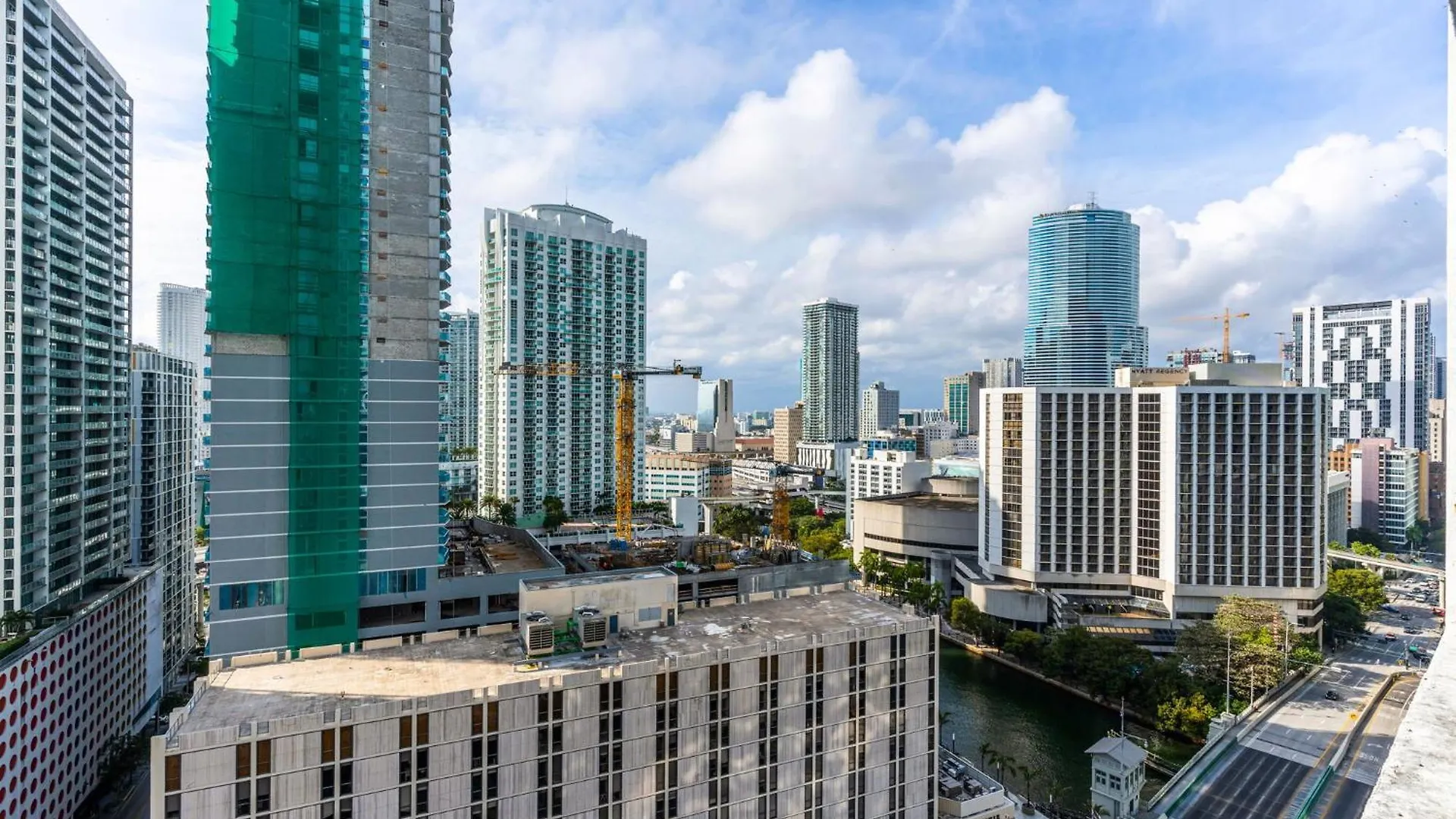 Icon Brickell 1 Bed 1 Bath At The W