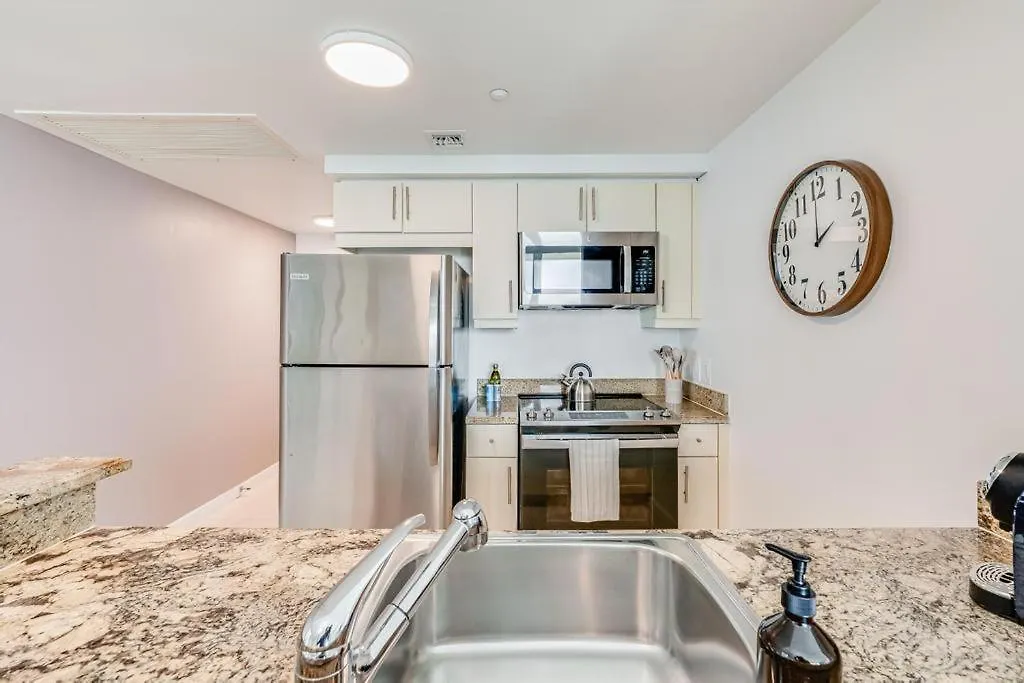 Bay View Beauty 1 Bedroom In Coconut Grove Parking Included *