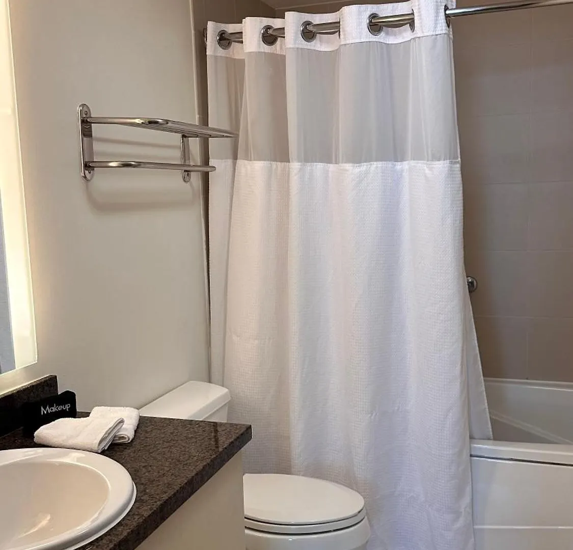 Apartment Breathtaking Direct Bay Views 2 Bedroom With Parking *