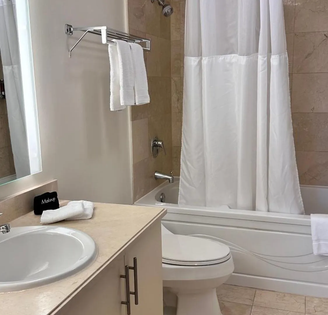 Breathtaking Direct Bay Views 2 Bedroom With Parking * Miami