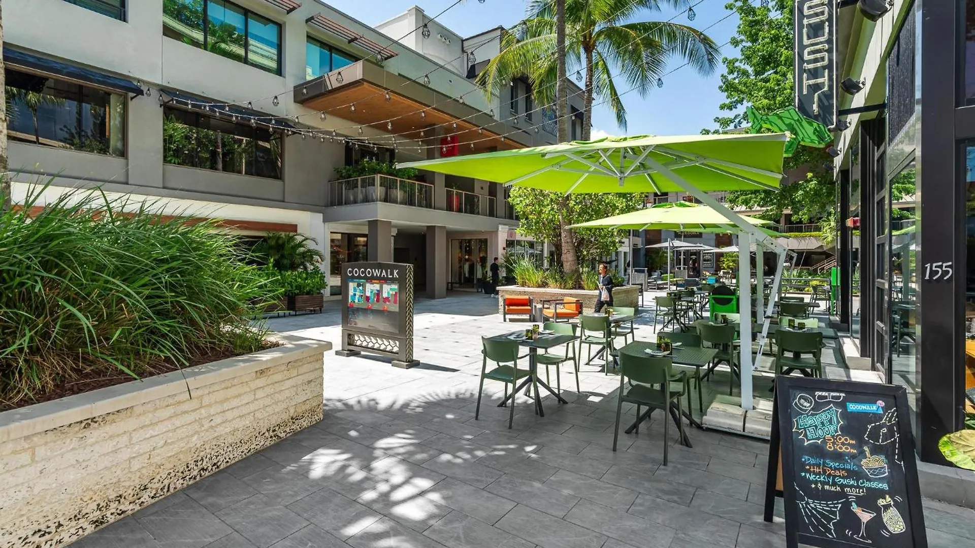 Breathtaking Direct Bay Views 2 Bedroom With Parking