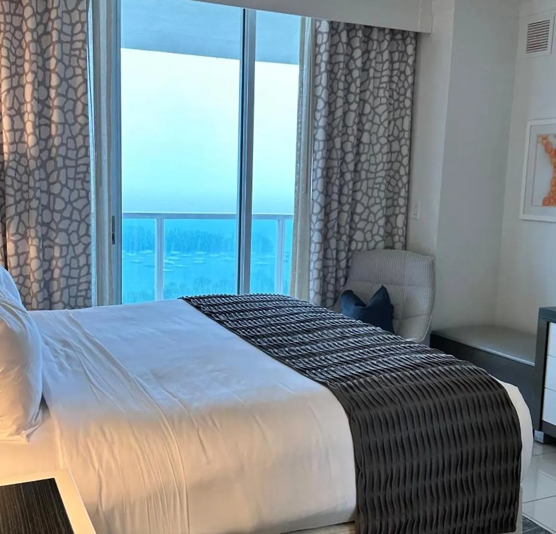 Breathtaking Direct Bay Views 2 Bedroom With Parking
