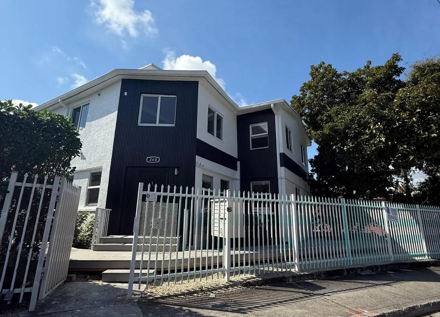 公寓式酒店 Renzzi