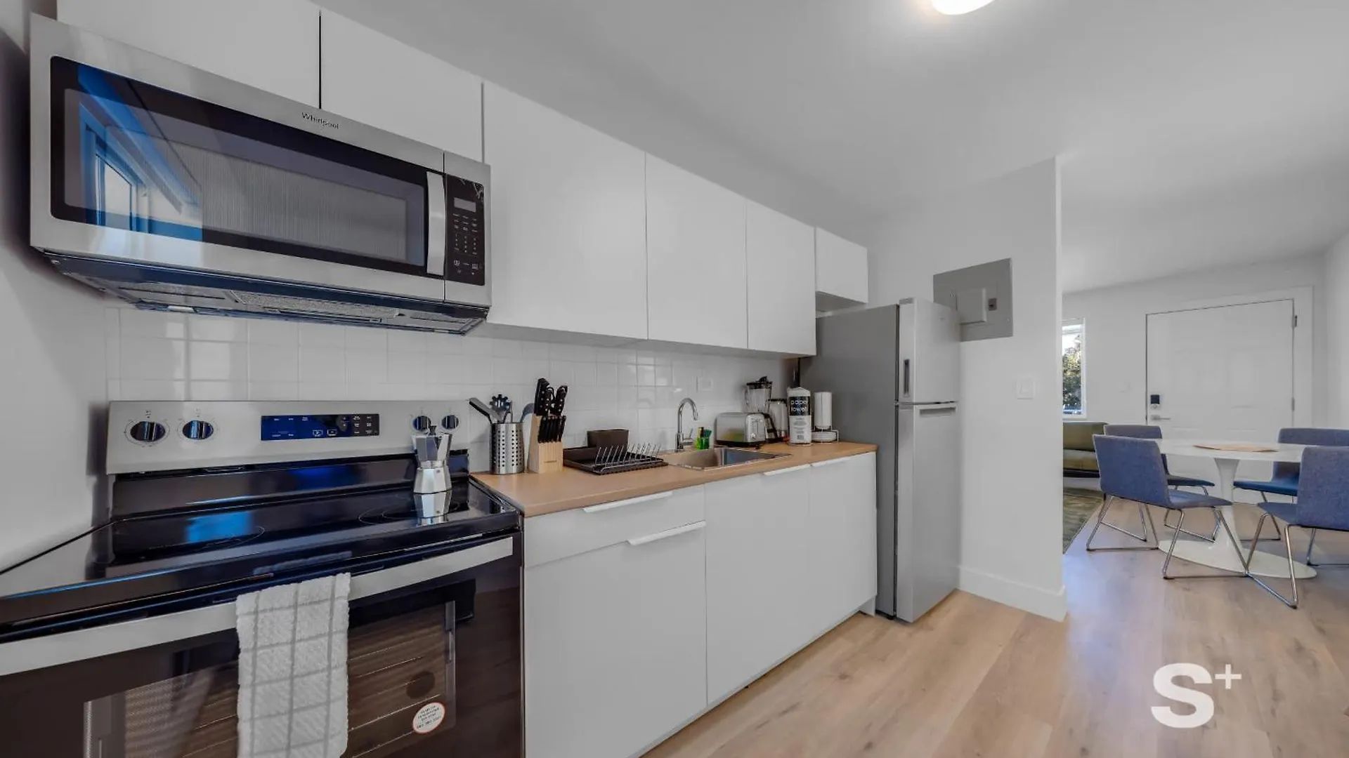Modern 1-br In Apartment *