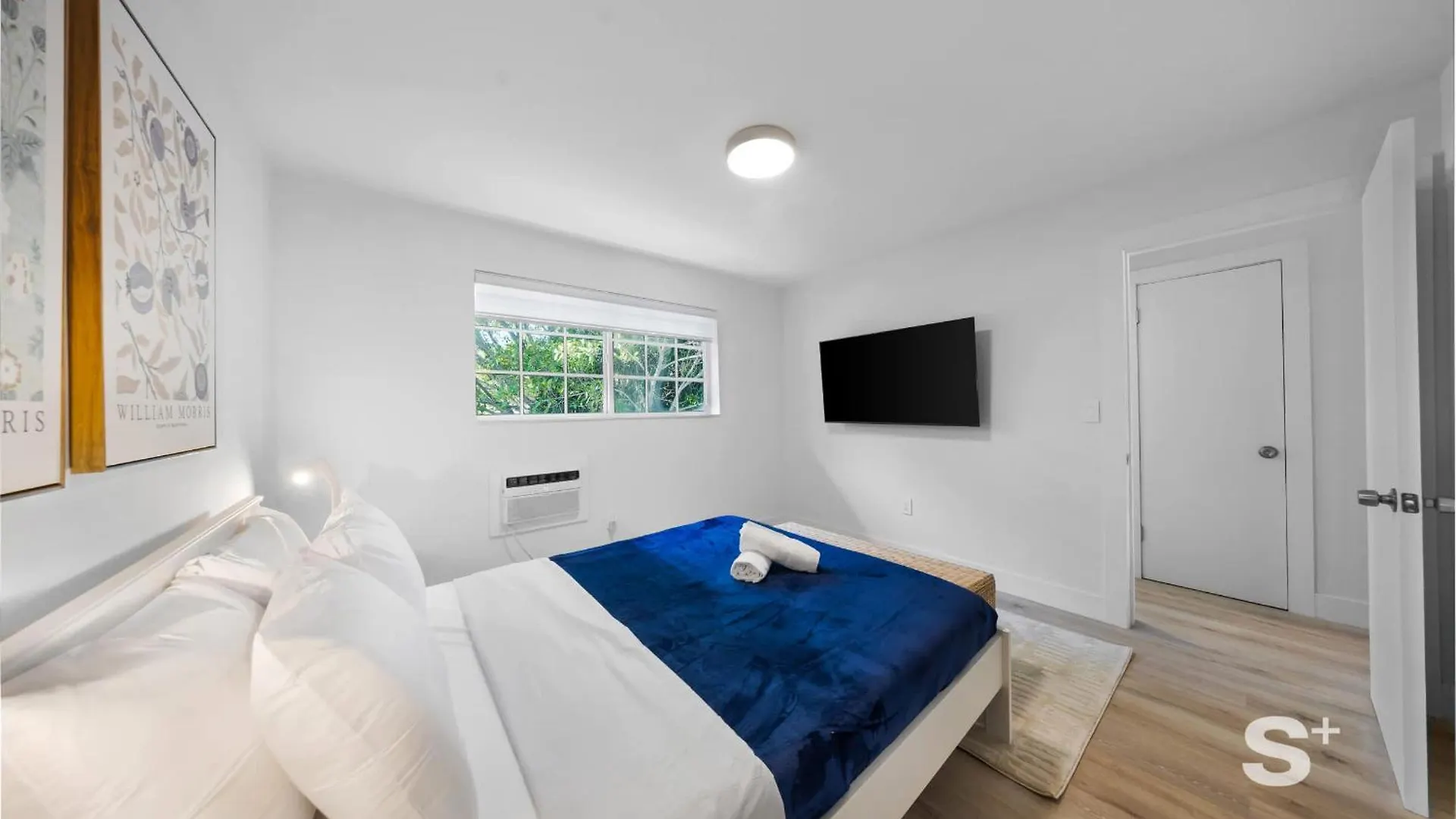 Modern 1-br With Sleek Style