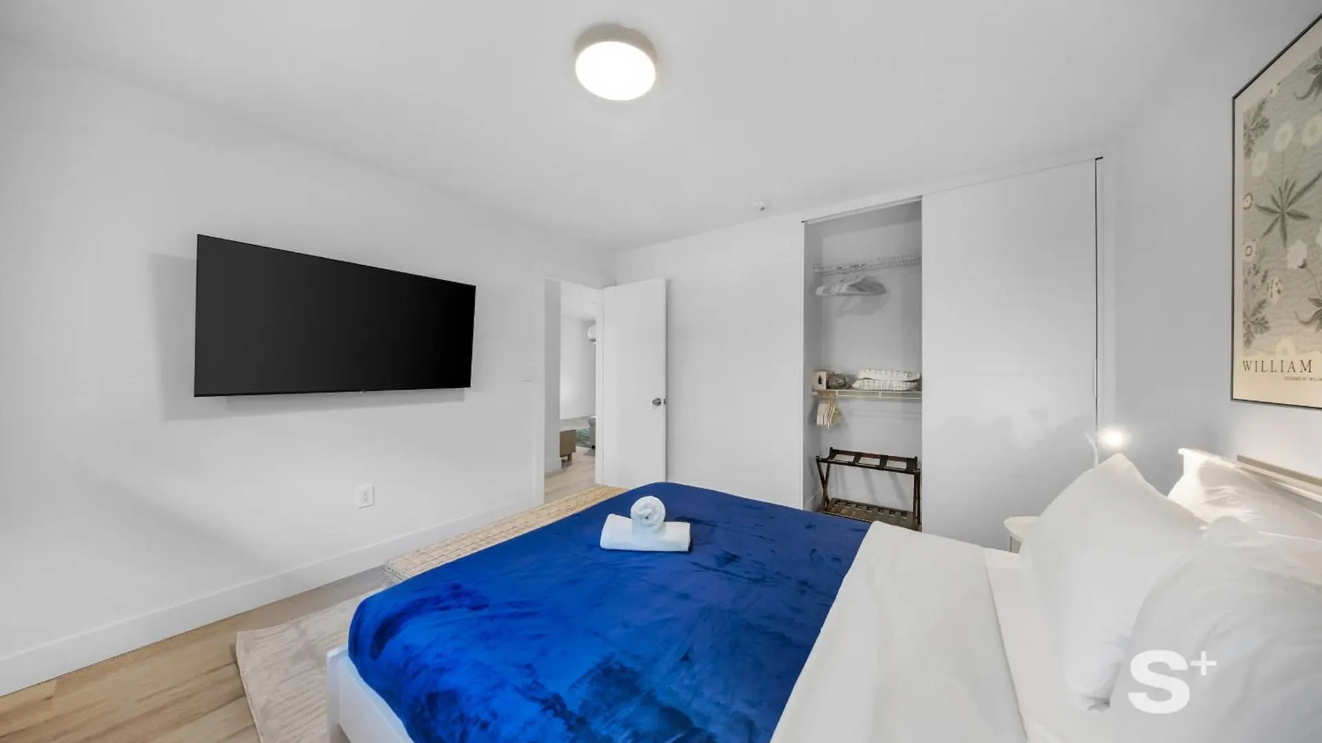Modern 1-br With Sleek Style *