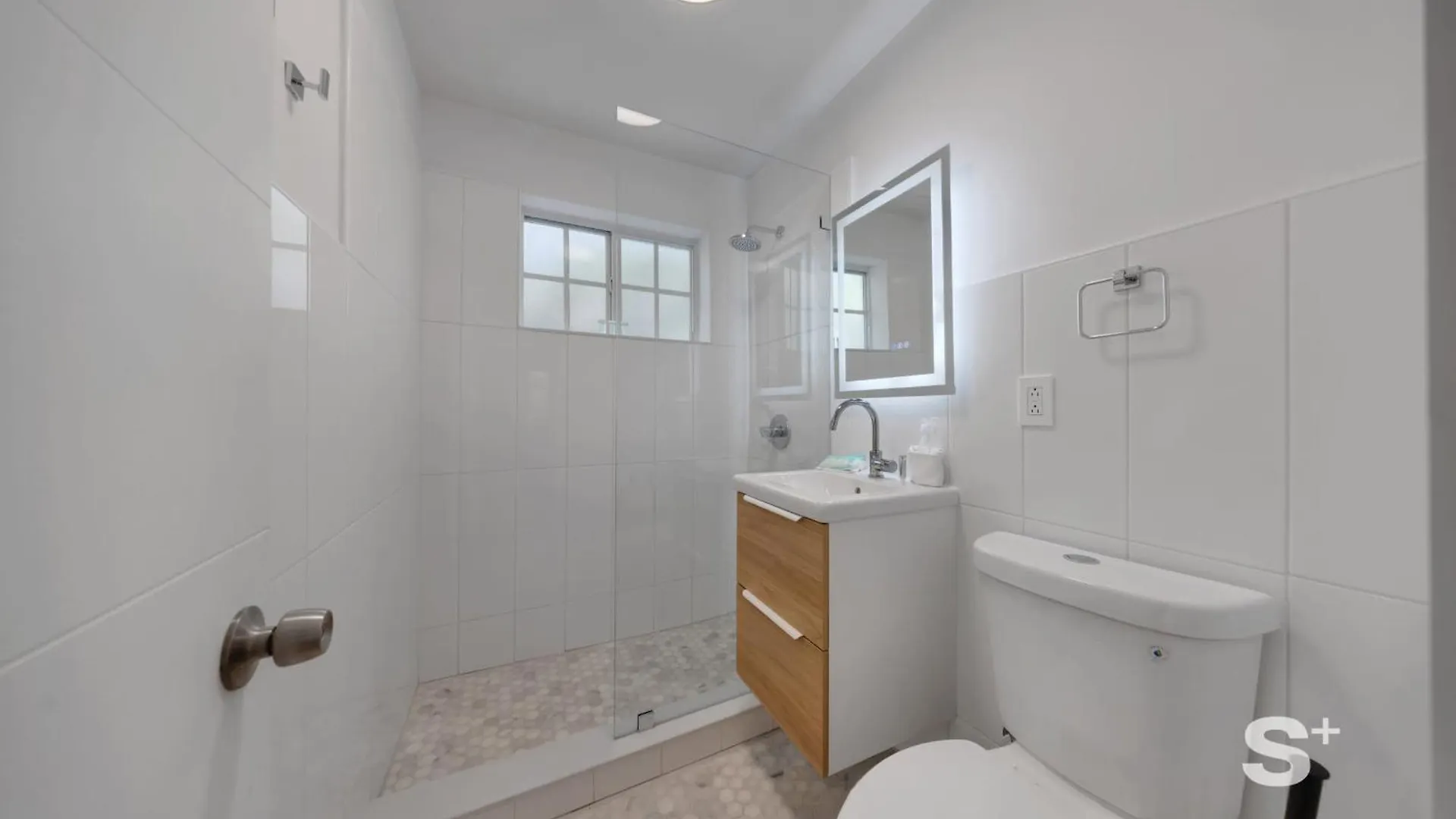 Modern 1-br With Sleek Style Miami