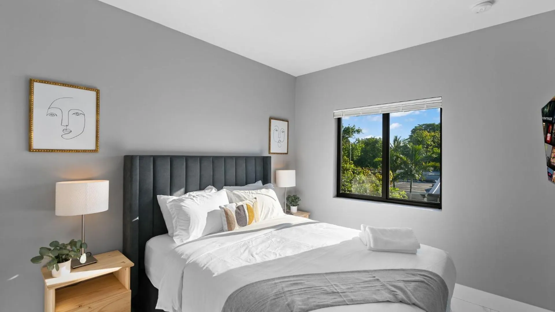Big W Free Parking Apartment Miami