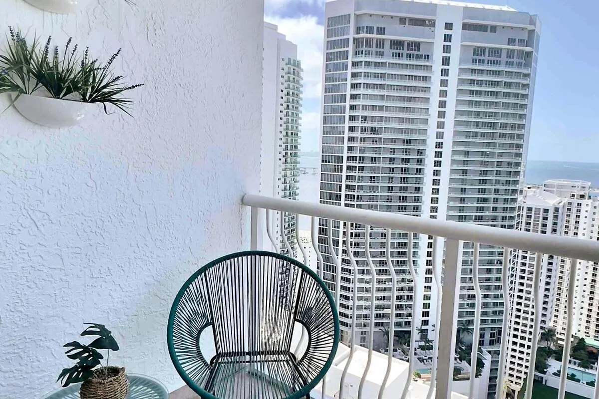 Apartment Brickell Center W/city & Bay View + Free Parking!