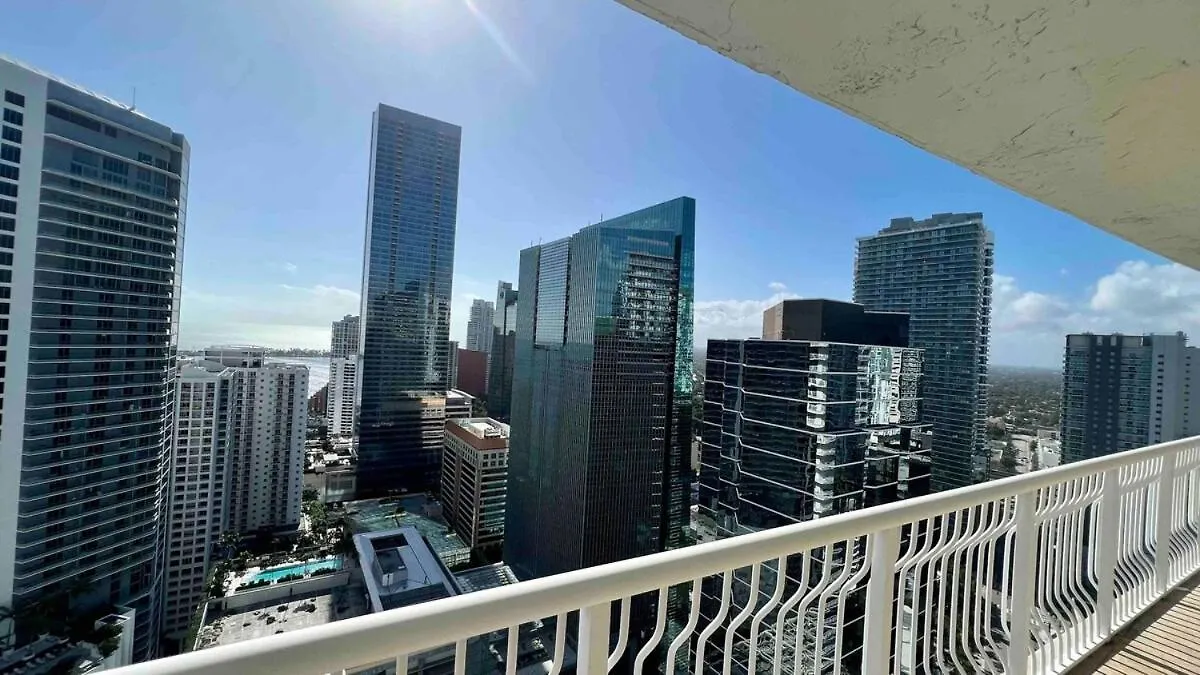 Apartment Brickell Center W/city & Bay View + Free Parking!