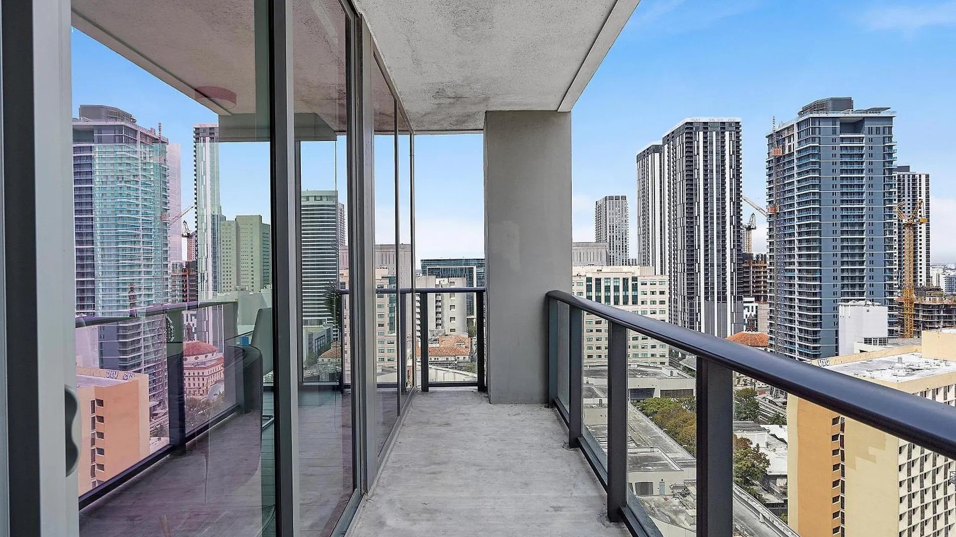 Apartment X-lounge - High-rise With Rooftop Pool & Panoramic Views *