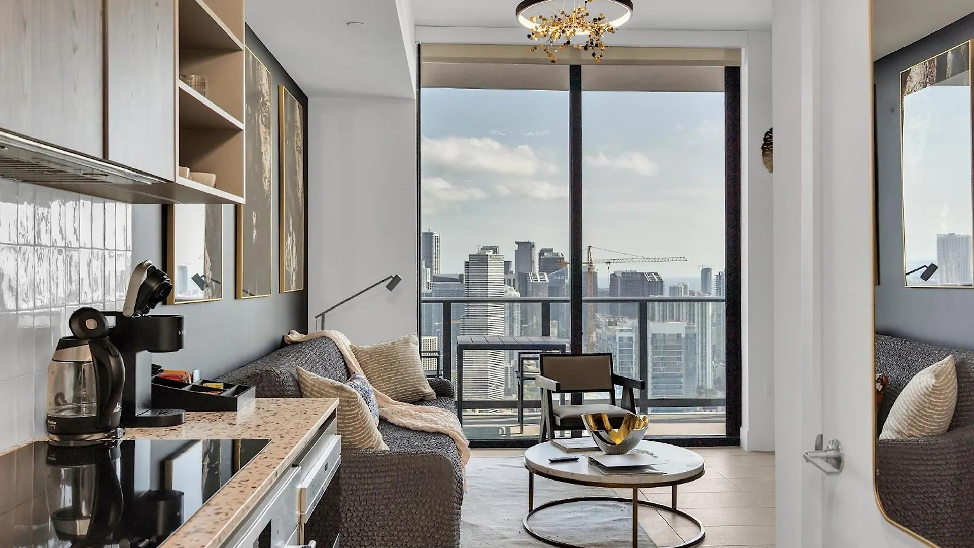 1bd Penthouse With Stunning & Water Views Apartment Miami
