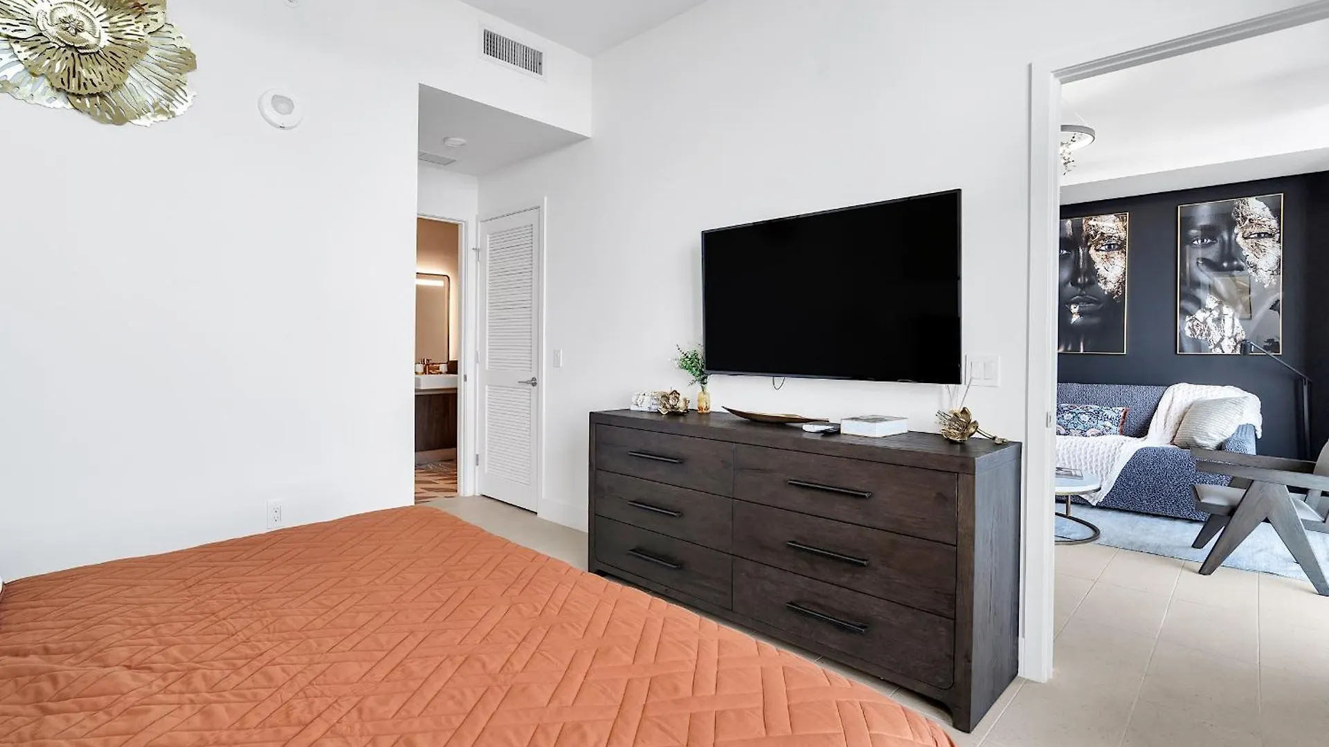 1bd Penthouse With Stunning & Water Views Miami