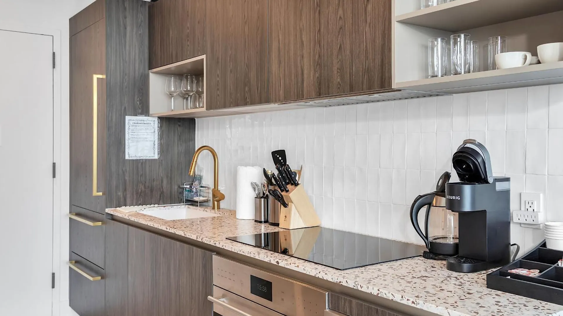 1bd Penthouse With Stunning & Water Views Apartment Miami