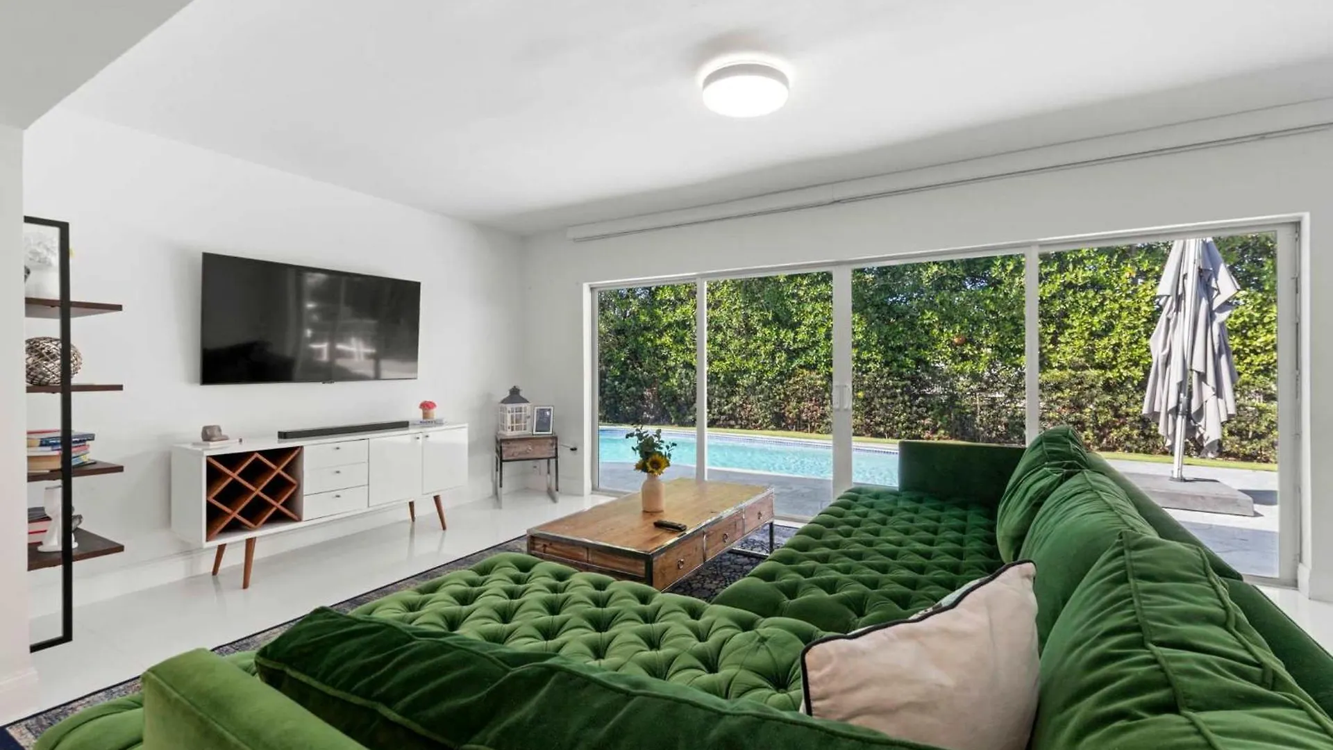 Spacious Retreat Sleeps 12 Private Pool Fire Pit *