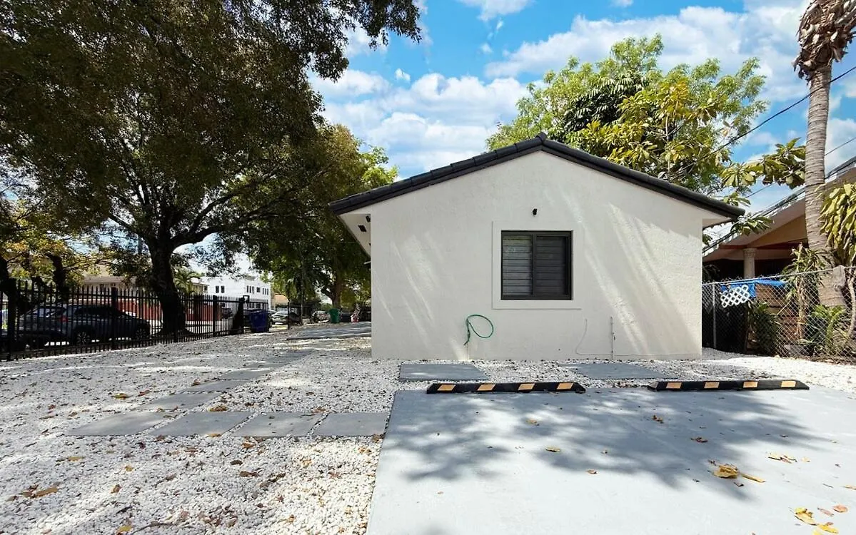 Little Havana Paradise *
