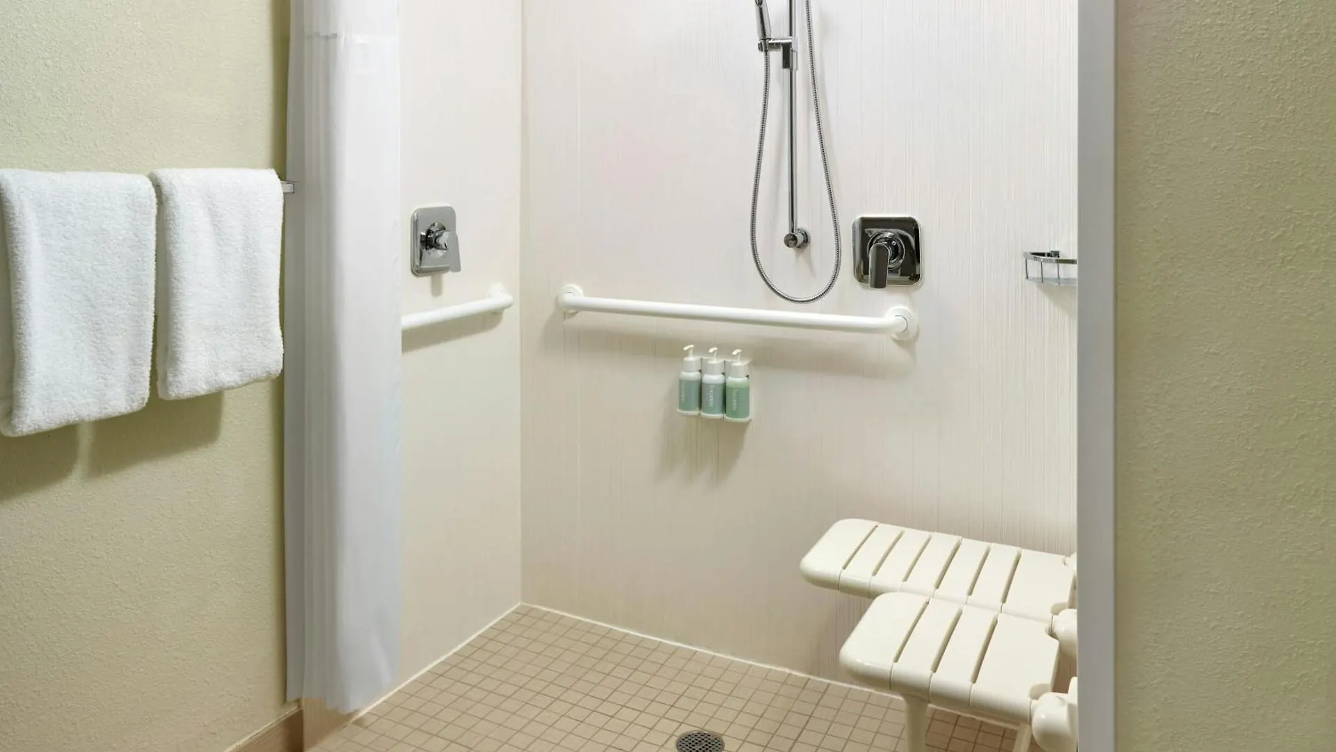 Hotel Courtyard Airport West Doral 3*
