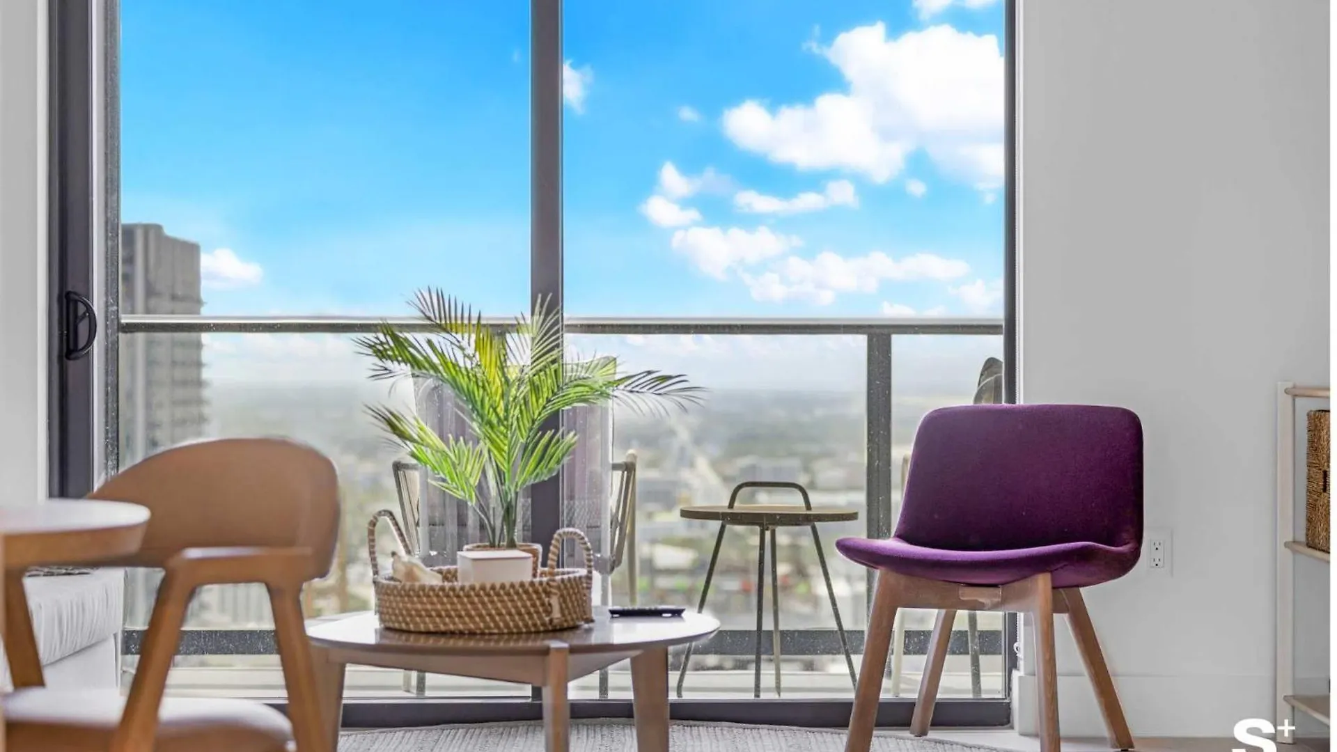 1-br Skyline Retreat 아파트