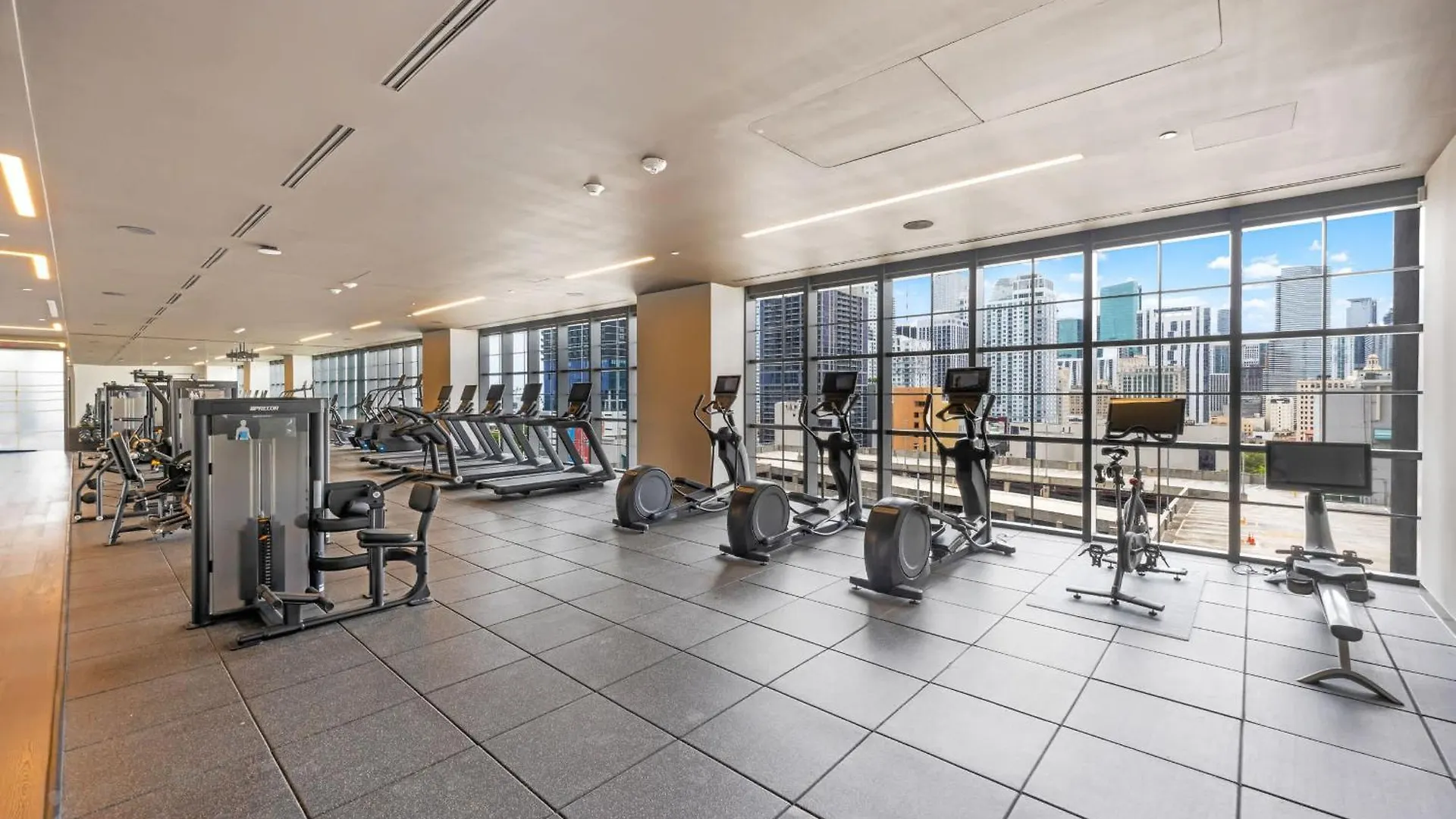 1-br Skyline Retreat 아파트 *