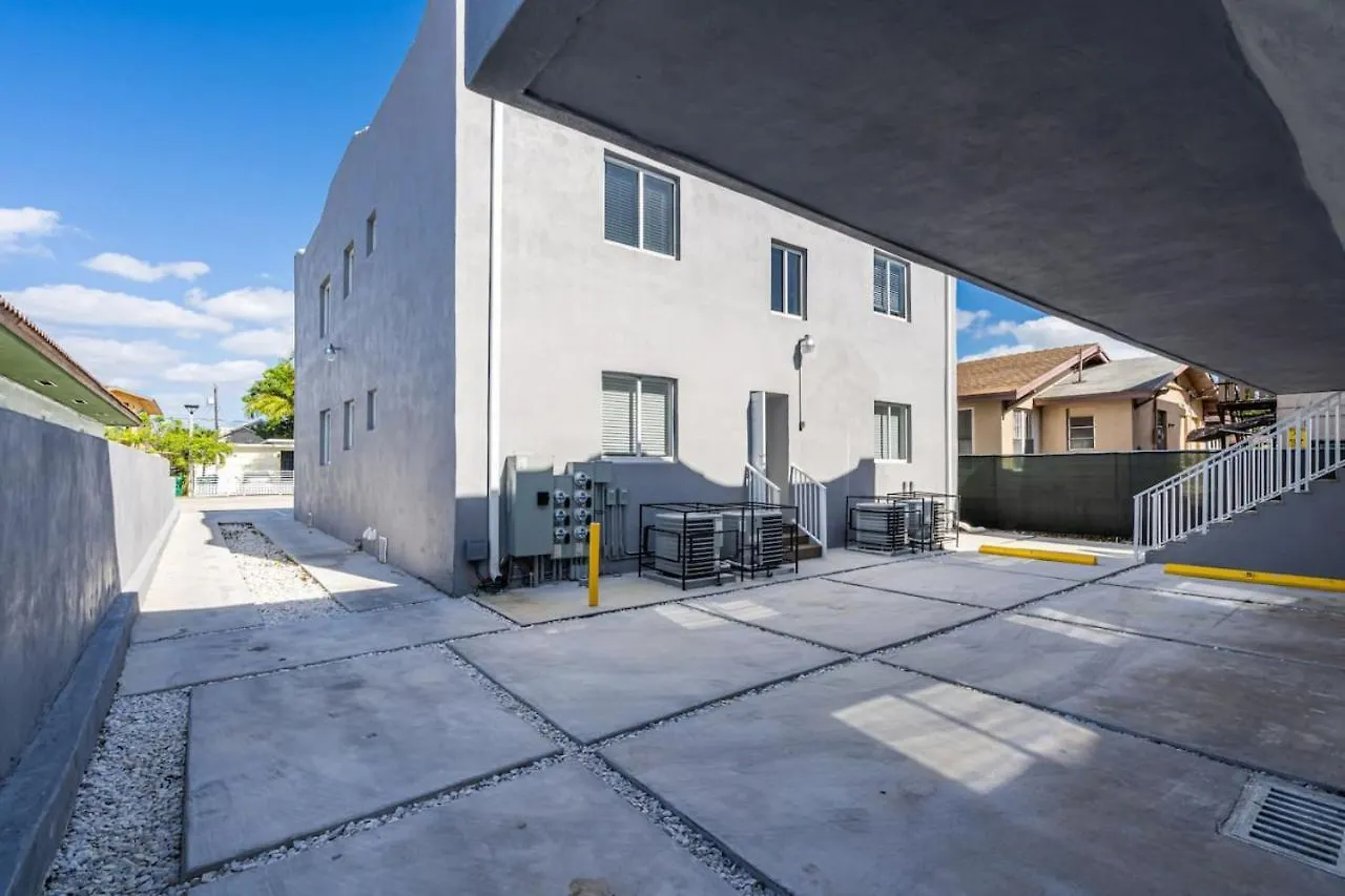 Charming 3br 2bth Enjoy The 8th Street