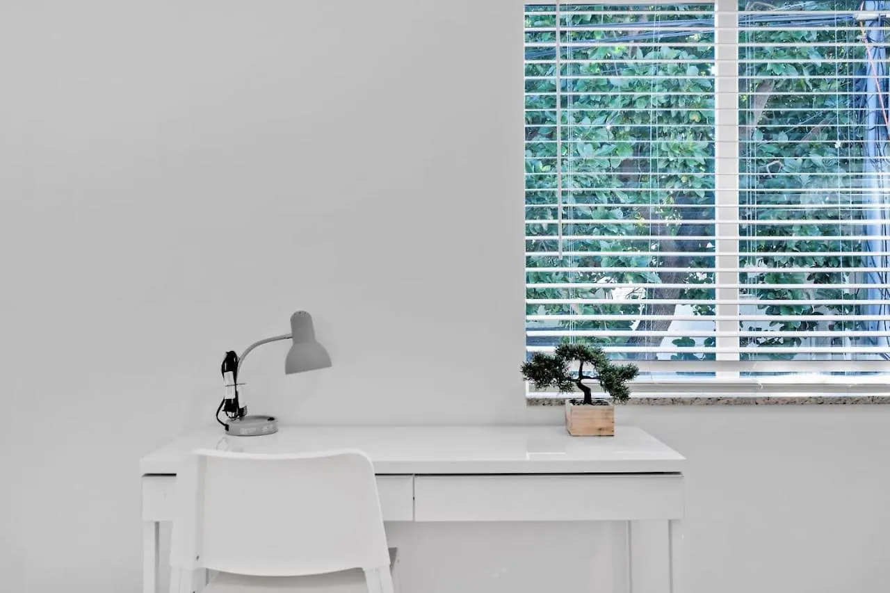 Charming 3br 2bth Enjoy The 8th Street Apartment