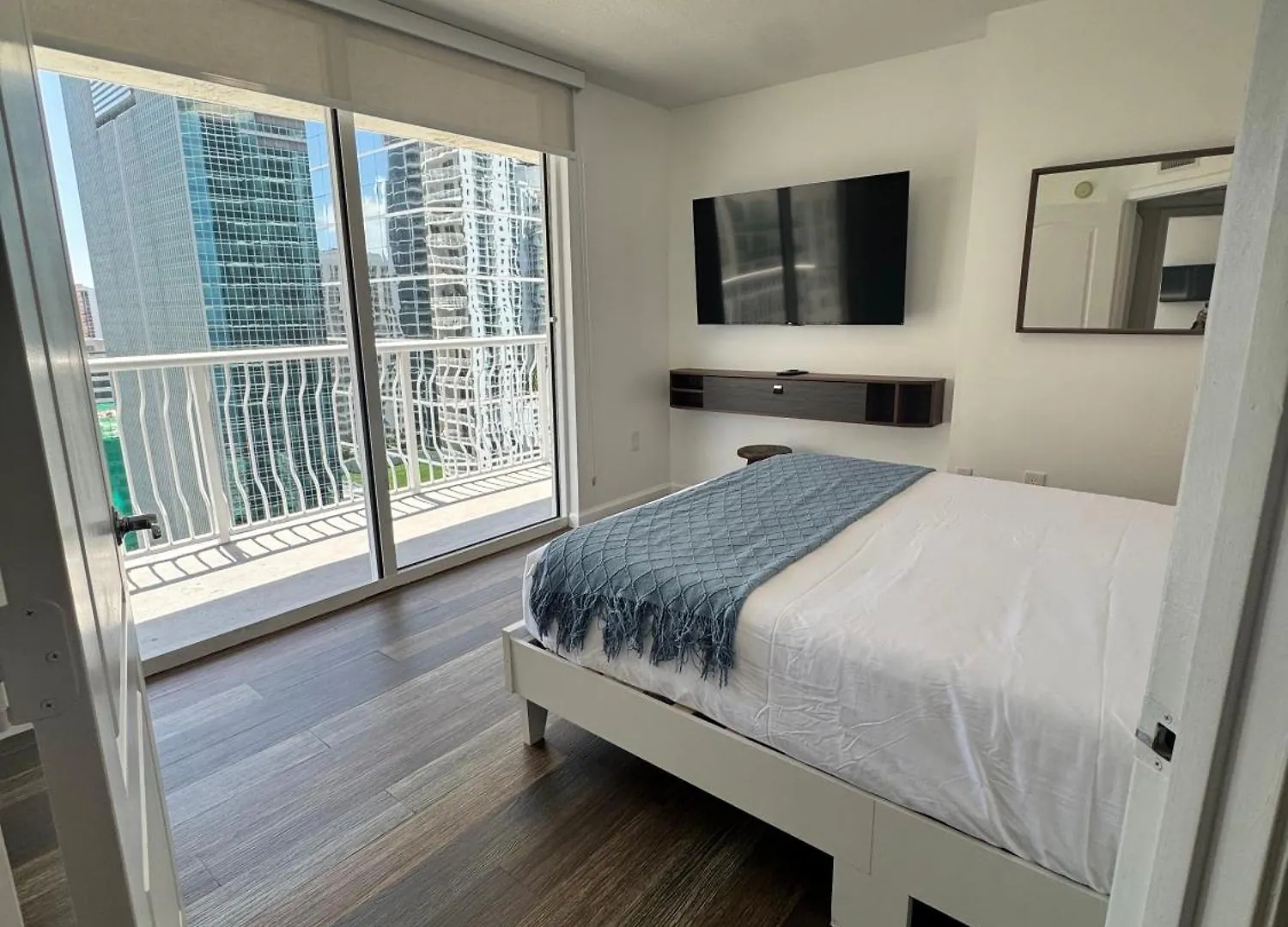 Brickell 2 Bedroom In The Heart Of Apartment *