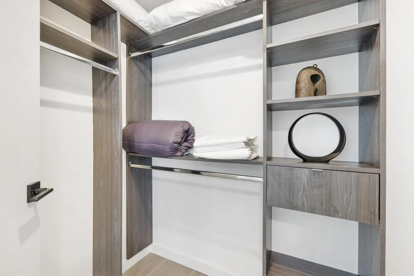 Designer Downtown With Rooftop Pool And Gym *