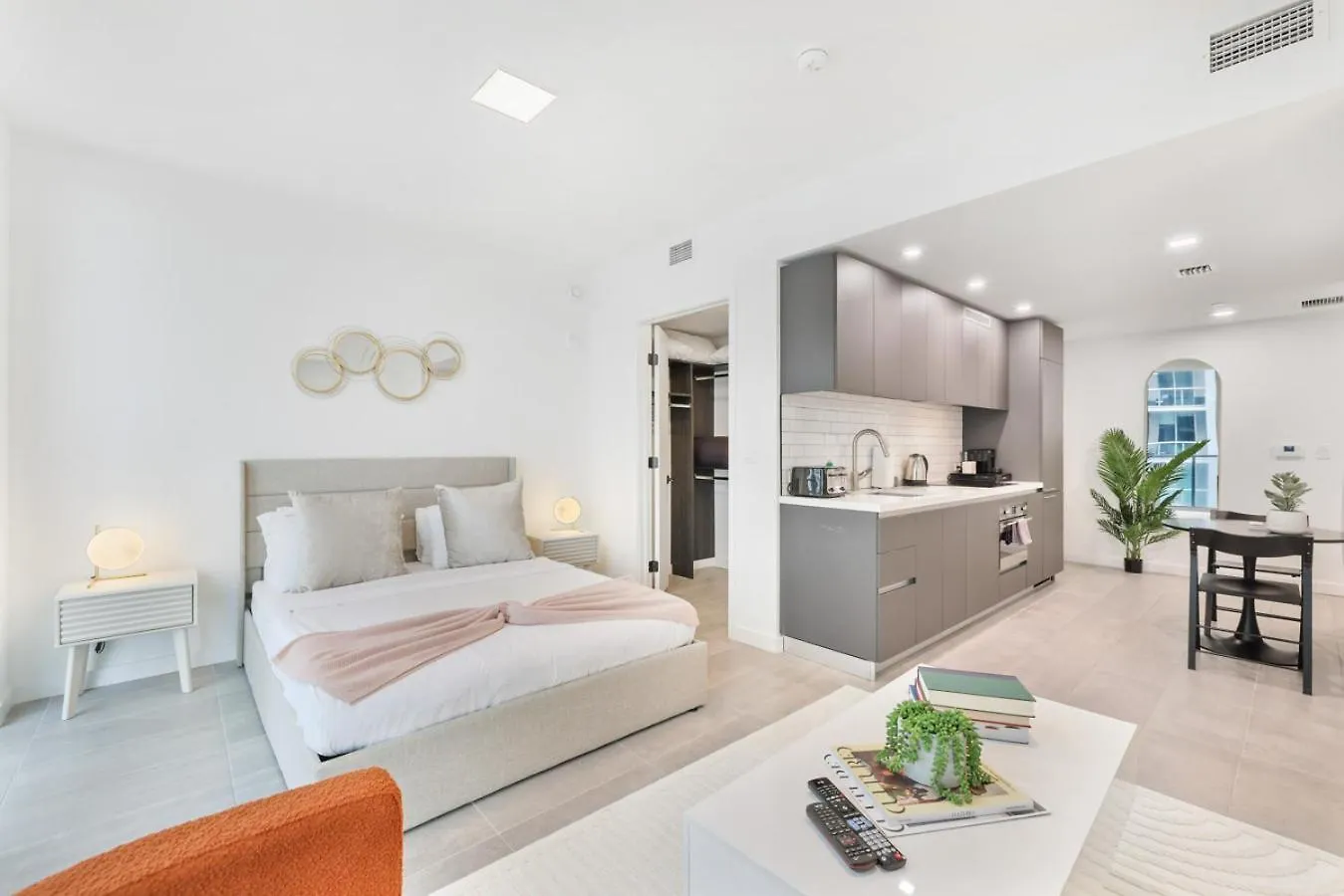 Designer Downtown With Rooftop Pool And Gym Miami
