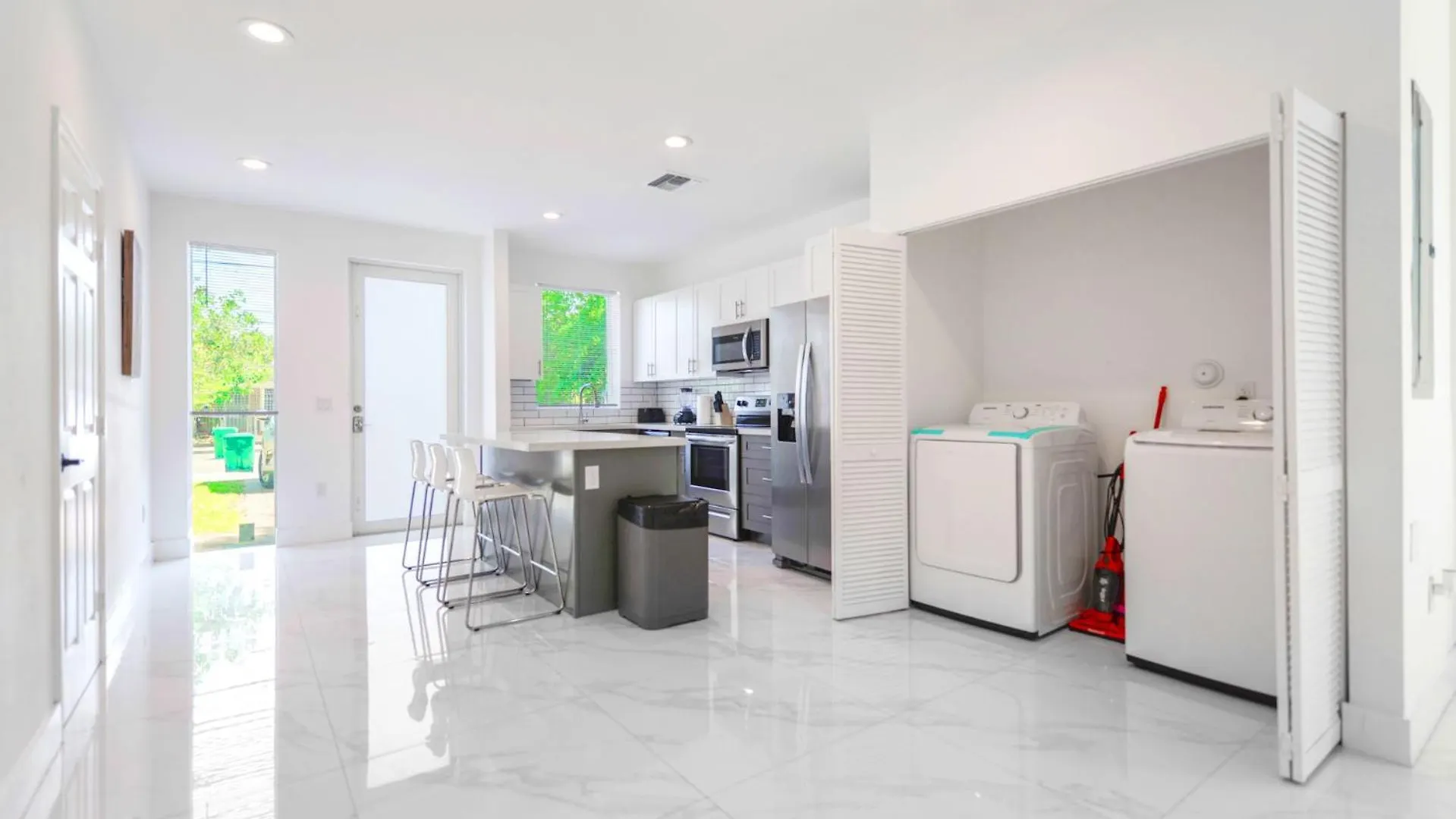 Charming W Free Parking Included Holiday home Miami