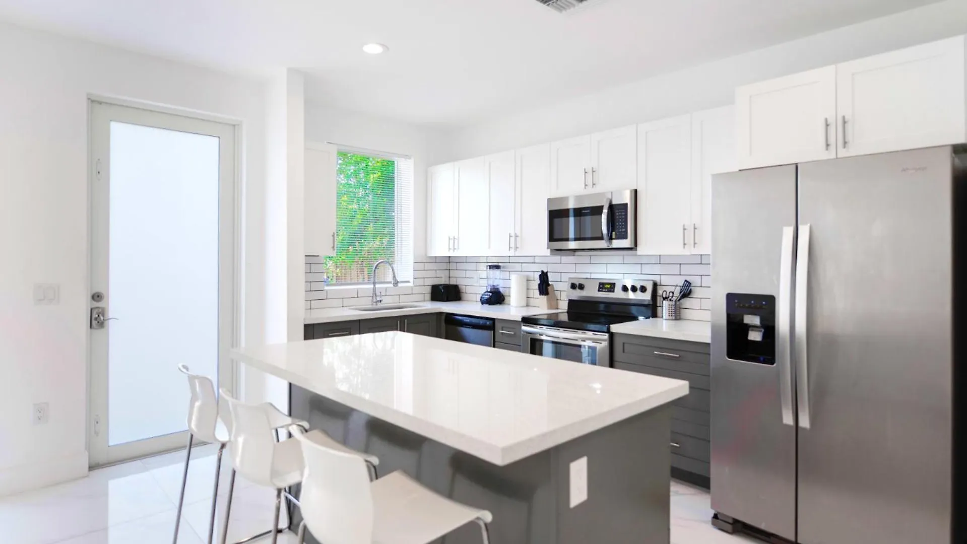 Charming W Free Parking Included Holiday home Miami