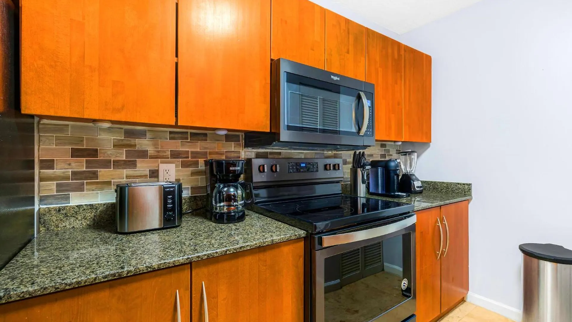 Spacious W Great Amenities! *