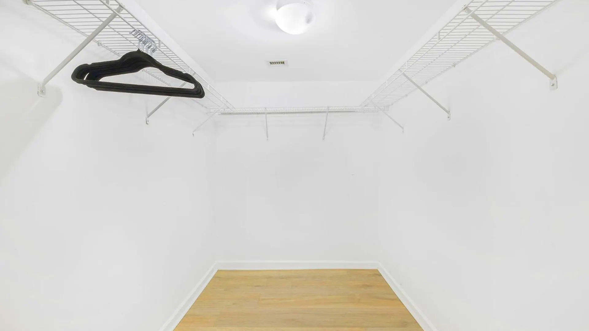 Spacious W Great Amenities! * Miami