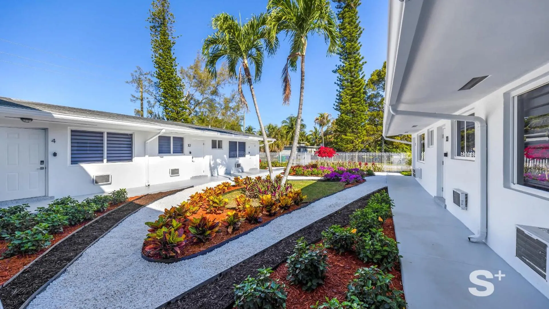 Chic With A Modern Touch Living Miami