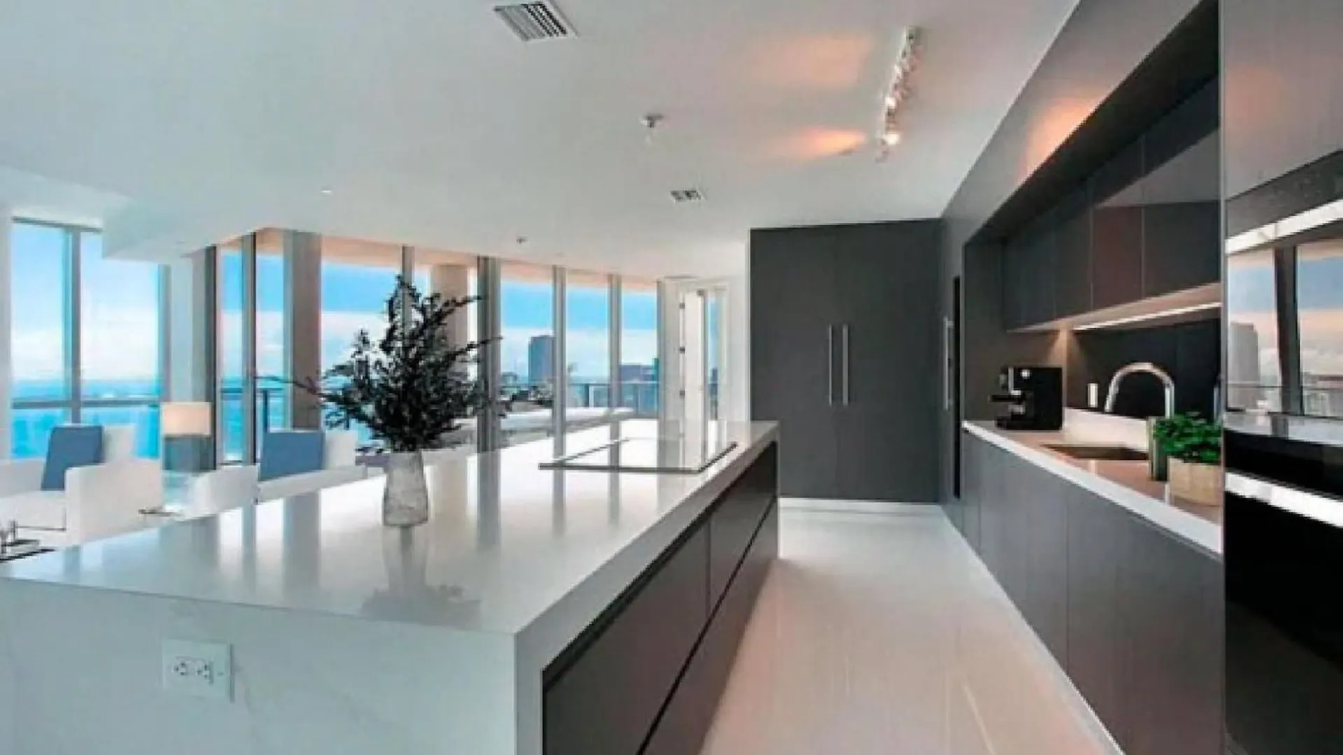 Apartment Penthouse With Panoramic Views In Downtown *