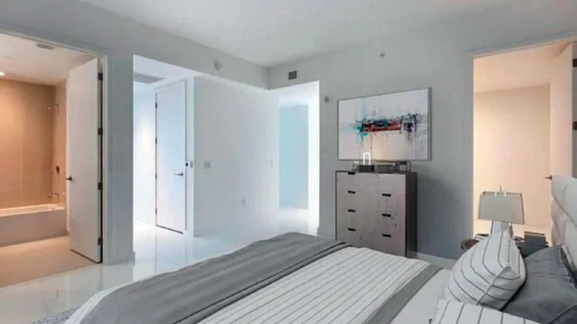 Penthouse With Panoramic Views In Downtown Apartment *