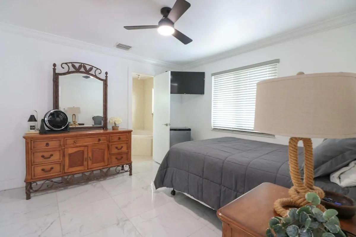 Villa Rustic Modern Retreat - 4br Open Concept *