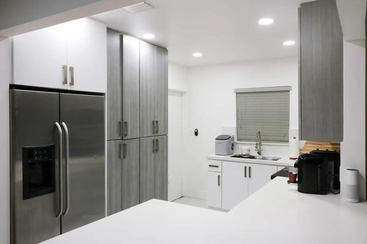 Villa Rustic Modern Retreat - 4br Open Concept