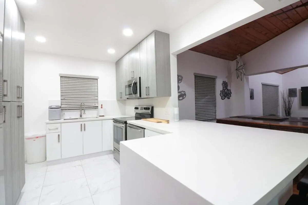 Rustic Modern Retreat - 4br Open Concept Miami