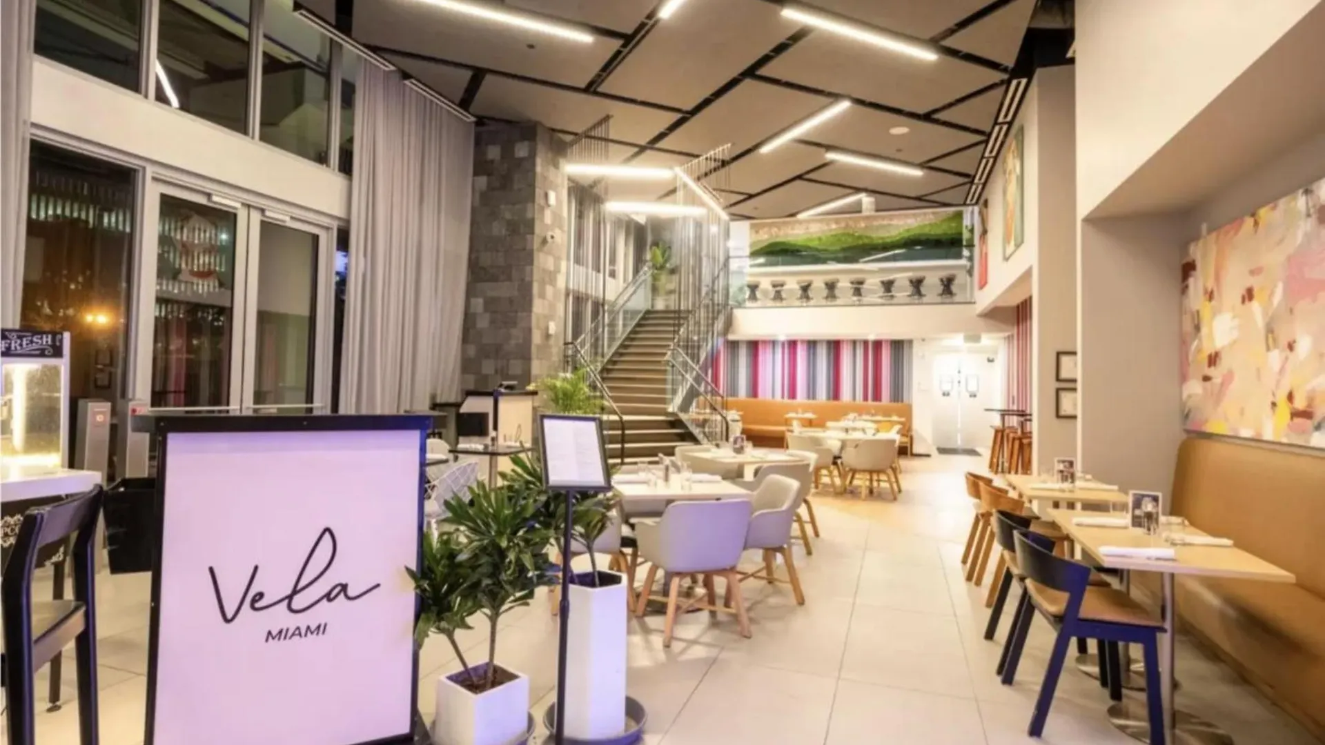 Designer Downtown With Rooftop Pool And Gym Apartment *